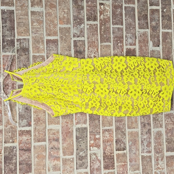 Trina Turk Lace Sleeveless Yellow Dress Size 2 NWT - Picture 2 of 7